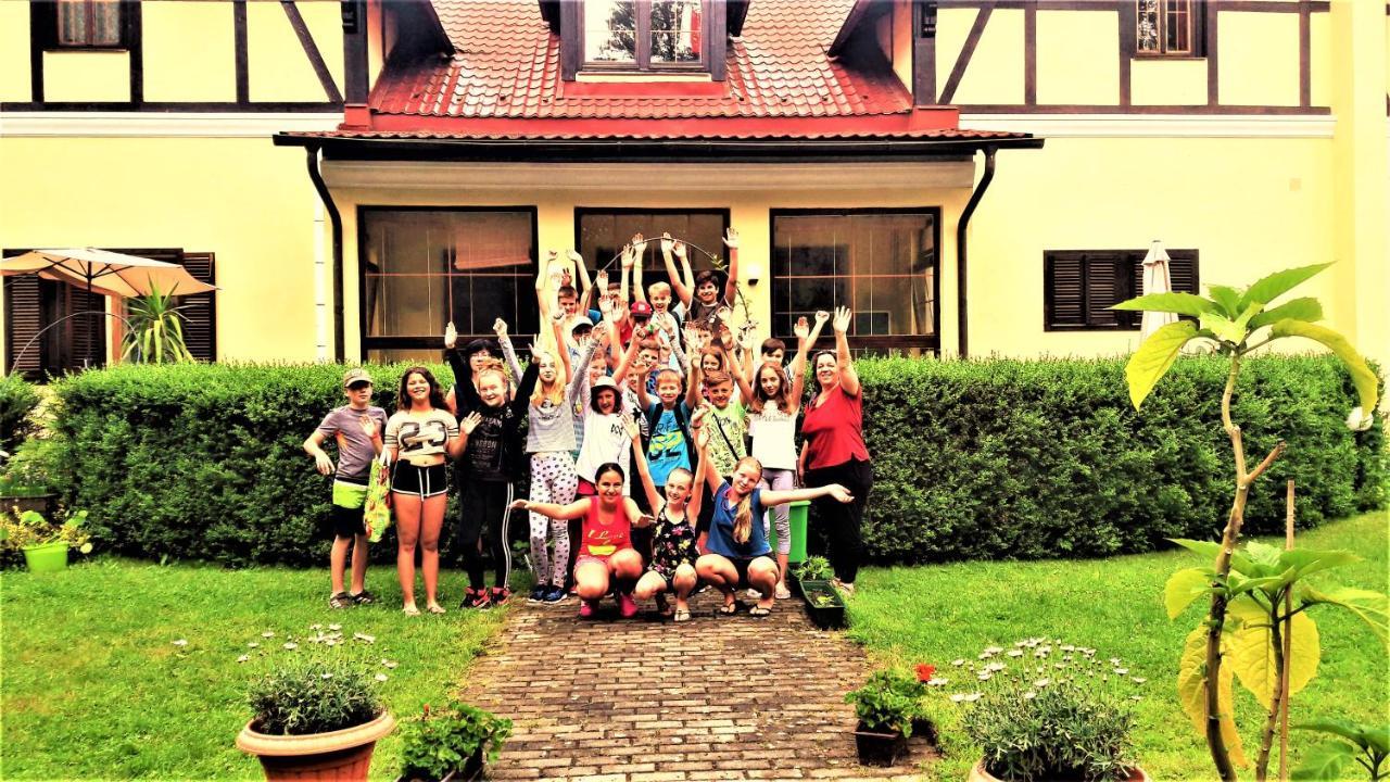 Penzion Pod Orechom Turčianske Teplice エクステリア 写真